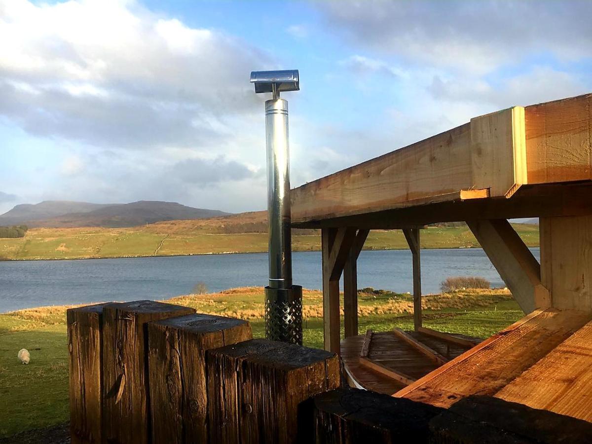 Skye Cabins Skeabost Eksteriør billede