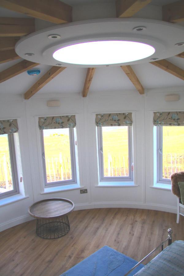 Skye Cabins Skeabost Eksteriør billede