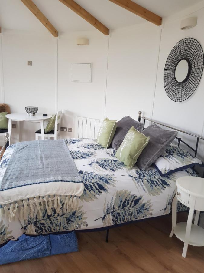 Skye Cabins Skeabost Eksteriør billede