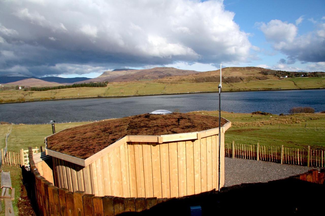 Skye Cabins Skeabost Eksteriør billede